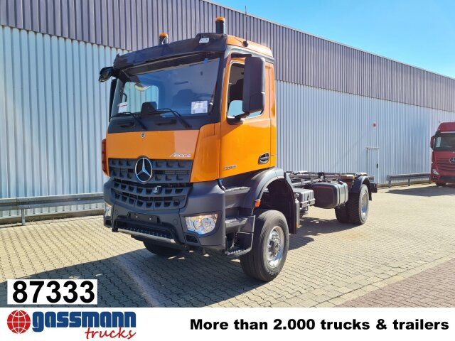 Mercedes-Benz Arocs 2033 A 4x4, Grounder, Motorabtrieb - 캡 새시 트럭 : 사진 1 Mercedes-Benz Arocs 2033 A 4x4, Grounder, Motorabtrieb - 캡 새시 트럭 : 사진 1