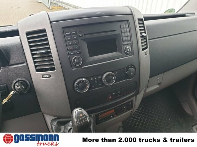 Mercedes-Benz Sprinter 313 KA 4x2 - 패널 밴 : 사진 2 Mercedes-Benz Sprinter 313 KA 4x2 - 패널 밴 : 사진 2