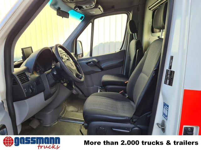 Mercedes-Benz Sprinter 316 KA 4x2, Rettungswagen - 패널 밴 : 사진 5 Mercedes-Benz Sprinter 316 KA 4x2, Rettungswagen - 패널 밴 : 사진 5