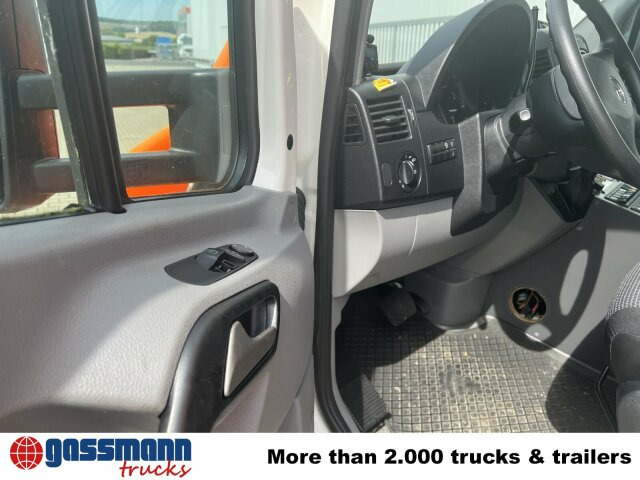 Mercedes-Benz Sprinter 516 CDI 4x2, Rettungswagen, Bi-Xenon - 패널 밴 : 사진 4 Mercedes-Benz Sprinter 516 CDI 4x2, Rettungswagen, Bi-Xenon - 패널 밴 : 사진 4