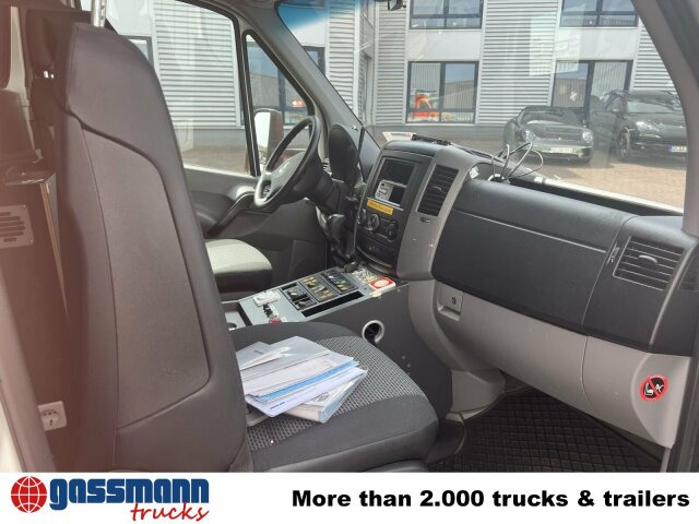 Mercedes-Benz Sprinter 516 CDI 4x2, Rettungswagen, Bi-Xenon - 패널 밴 : 사진 5 Mercedes-Benz Sprinter 516 CDI 4x2, Rettungswagen, Bi-Xenon - 패널 밴 : 사진 5