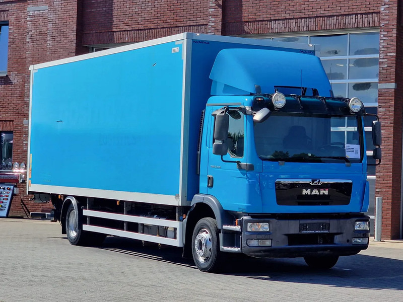MAN TGM 15.250 4x2 - Box truck with sidedoors - Loadlift - Euro 5 - Automatic - Camera - 박스 트럭 : 사진 1 MAN TGM 15.250 4x2 - Box truck with sidedoors - Loadlift - Euro 5 - Automatic - Camera - 박스 트럭 : 사진 1