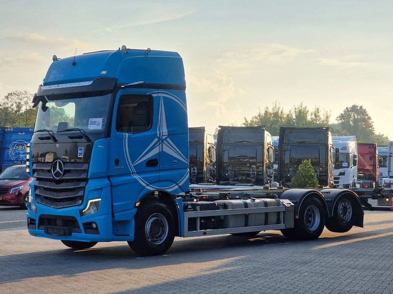 Mercedes-Benz Actros 2553 6x2 - BDF - Retarder - 4.90 WB - Loadlift - Full air - 컨테이너 운반 장치/ 스와프 보디 트럭 : 사진 3 Mercedes-Benz Actros 2553 6x2 - BDF - Retarder - 4.90 WB - Loadlift - Full air - 컨테이너 운반 장치/ 스와프 보디 트럭 : 사진 3