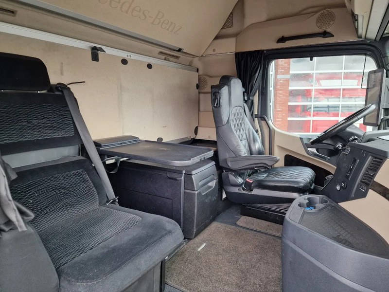 트랙터 유닛 Mercedes-Benz Actros 2553 Gigaspace 6x2 - Retarder - Full air - 3.25 WB - Mirror cam : 사진 20 트랙터 유닛 Mercedes-Benz Actros 2553 Gigaspace 6x2 - Retarder - Full air - 3.25 WB - Mirror cam : 사진 20