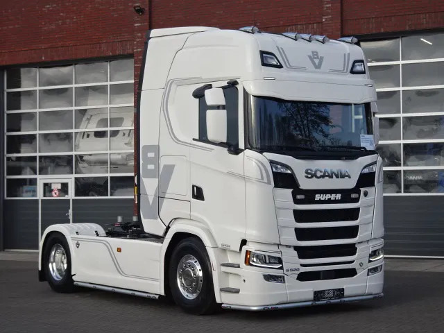 Scania 590S V8 NGS Highline 4x2 - New - Retarder - Leather - Alloy wheels Led - Navi - NEW! - 트랙터 유닛 : 사진 1 Scania 590S V8 NGS Highline 4x2 - New - Retarder - Leather - Alloy wheels Led - Navi - NEW! - 트랙터 유닛 : 사진 1