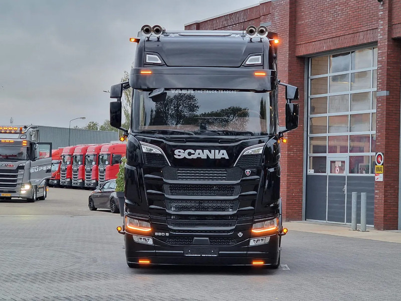Scania 590S V8 NGS Highline 4x2 - New show truck - Full spec - Retarder - Leather - Full air - BUFFL - 트랙터 유닛 : 사진 4 Scania 590S V8 NGS Highline 4x2 - New show truck - Full spec - Retarder - Leather - Full air - BUFFL - 트랙터 유닛 : 사진 4