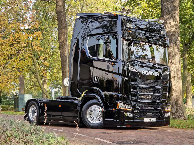 Scania 590S V8 NGS Highline 4x2 - New show truck - Full spec - Retarder - Leather - Full air - BUFFL - 트랙터 유닛 : 사진 1 Scania 590S V8 NGS Highline 4x2 - New show truck - Full spec - Retarder - Leather - Full air - BUFFL - 트랙터 유닛 : 사진 1