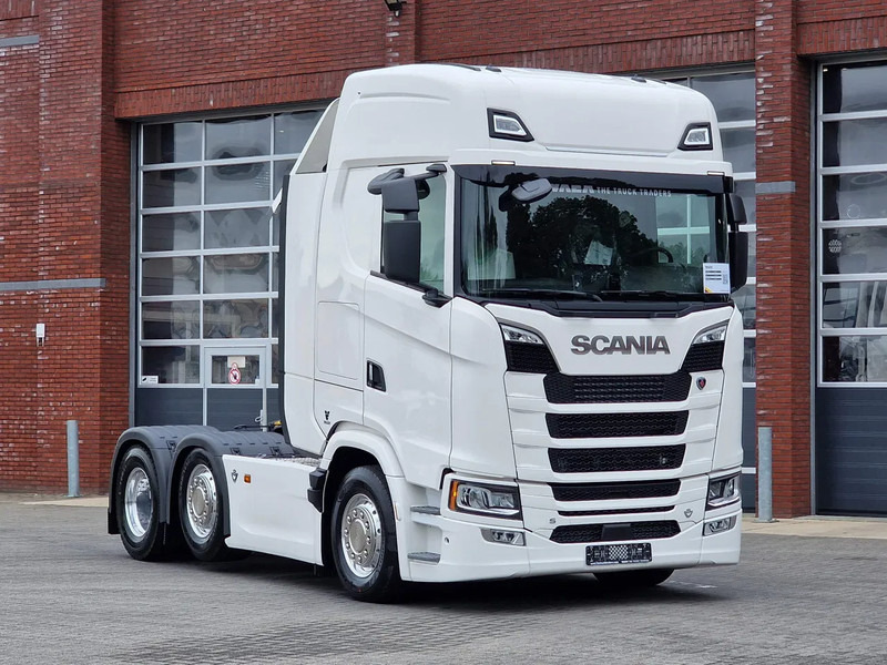 Scania 590S V8 NGS Highline 6x2/4 - New - Full spec - Retarder - Night clima - New dashboard - Leather - NEW - 트랙터 유닛 : 사진 1 Scania 590S V8 NGS Highline 6x2/4 - New - Full spec - Retarder - Night clima - New dashboard - Leather - NEW - 트랙터 유닛 : 사진 1
