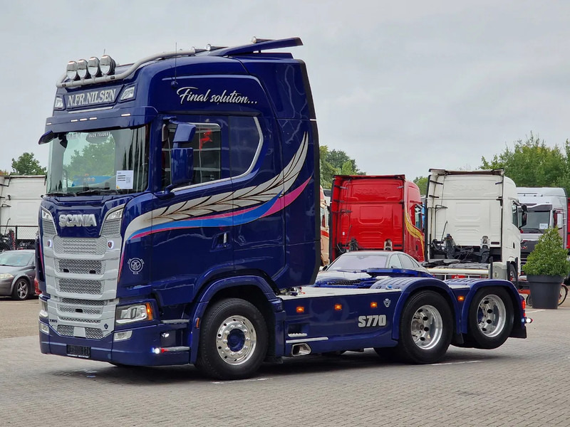 Scania 770S V8 NGS Highline 6x2 - Show truck - Special paint - Custom interior - Retarder - Full air - Night clima - 트랙터 유닛 : 사진 3 Scania 770S V8 NGS Highline 6x2 - Show truck - Special paint - Custom interior - Retarder - Full air - Night clima - 트랙터 유닛 : 사진 3