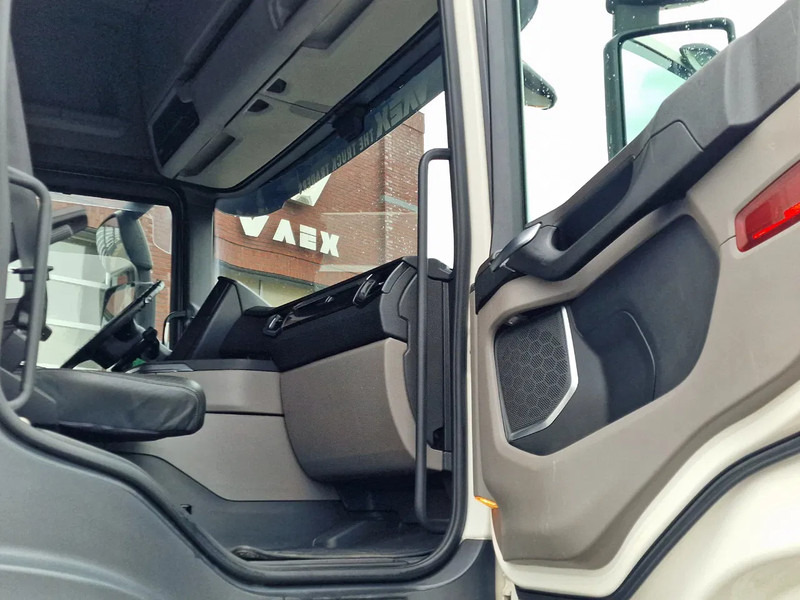 리스 Scania G500 NGS Highline 6x2 - BDF - 4.75 WB - Retarder - Full air - Leather - Led Scania G500 NGS Highline 6x2 - BDF - 4.75 WB - Retarder - Full air - Leather - Led : 사진 20