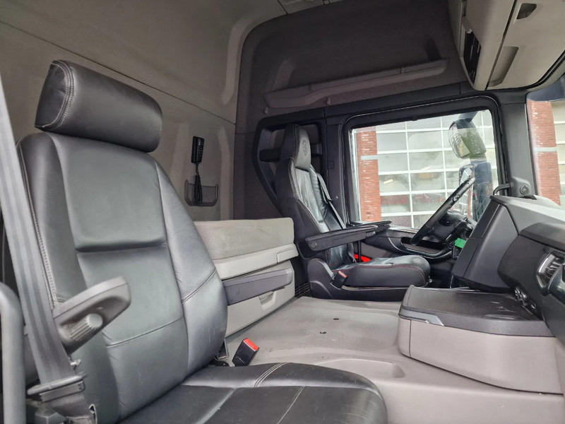 리스 Scania G500 NGS Highline 6x2 - BDF - 4.75 WB - Retarder - Full air - Leather - Led Scania G500 NGS Highline 6x2 - BDF - 4.75 WB - Retarder - Full air - Leather - Led : 사진 19