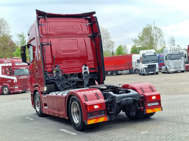 Scania S500 NGS Highline 4x2 - Retarder - Night clima - Full air - Custom interior - Full spoiler - 2 tank - 트랙터 유닛 : 사진 5 Scania S500 NGS Highline 4x2 - Retarder - Night clima - Full air - Custom interior - Full spoiler - 2 tank - 트랙터 유닛 : 사진 5