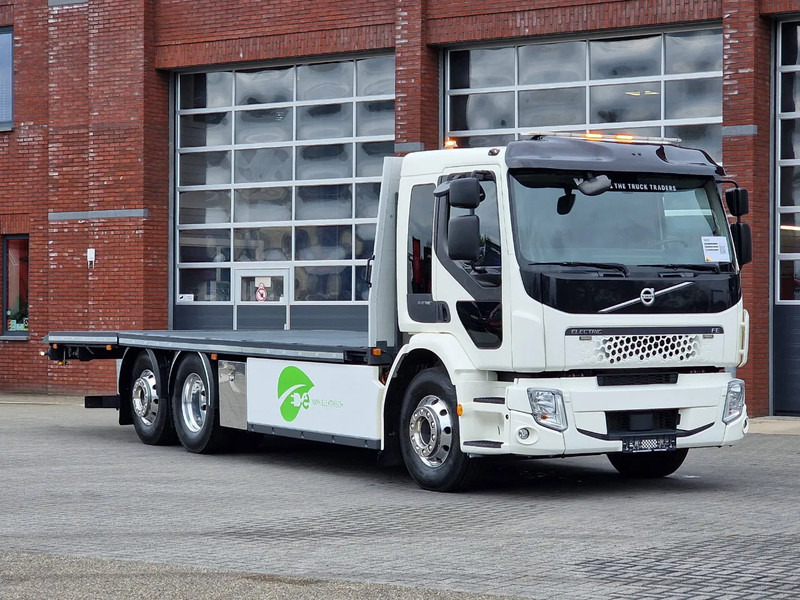 Volvo FE 6x2*4 - Electric - Demo - 32Tkm - Loading ramps - Winch - Elektrisch - 자동 운반 장치 트럭, 전기 트럭 : 사진 1 Volvo FE 6x2*4 - Electric - Demo - 32Tkm - Loading ramps - Winch - Elektrisch - 자동 운반 장치 트럭, 전기 트럭 : 사진 1