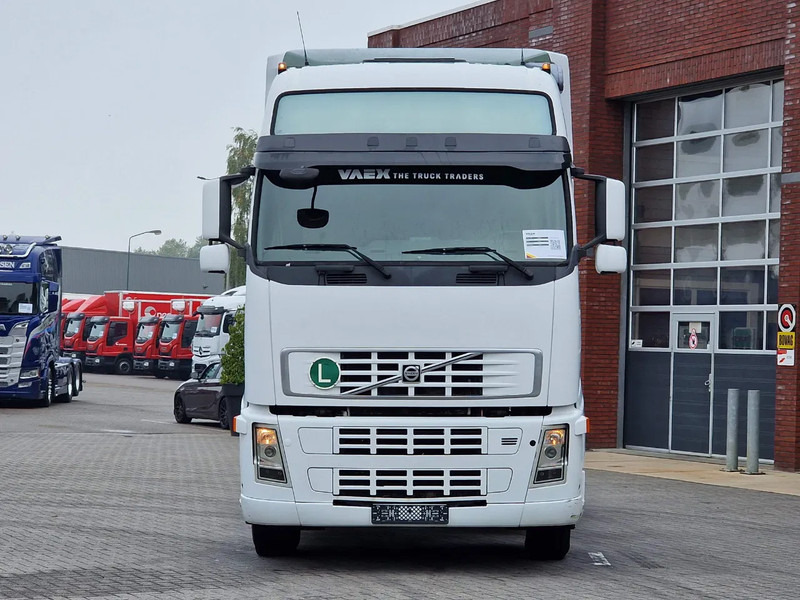 Volvo FH 13.440 Globetrotter XL 4x2 - Manual gearbox - Euro 5 - Low KM - 트랙터 유닛 : 사진 2 Volvo FH 13.440 Globetrotter XL 4x2 - Manual gearbox - Euro 5 - Low KM - 트랙터 유닛 : 사진 2