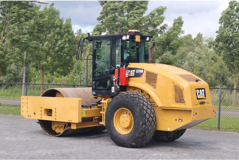 Caterpillar CS78B | TRIMBLE GPS | GOOD CONDITION - 롤러 : 사진 3 Caterpillar CS78B | TRIMBLE GPS | GOOD CONDITION - 롤러 : 사진 3