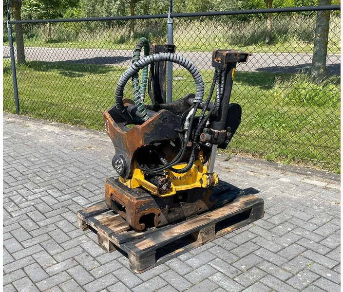 Engcon S70 | TILT ROTATOR | ROTOTILT - 틸트로테이터 건설기계 용 : 사진 1 Engcon S70 | TILT ROTATOR | ROTOTILT - 틸트로테이터 건설기계 용 : 사진 1