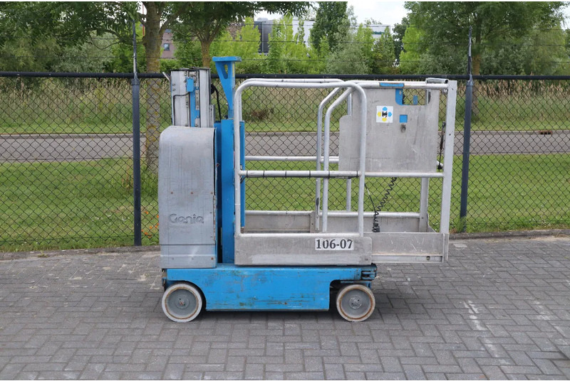 Genie GR-12 | 5.45 METER | 227 KG | MULTIPLE UNITS - 고가작업 플랫폼 : 사진 4 Genie GR-12 | 5.45 METER | 227 KG | MULTIPLE UNITS - 고가작업 플랫폼 : 사진 4