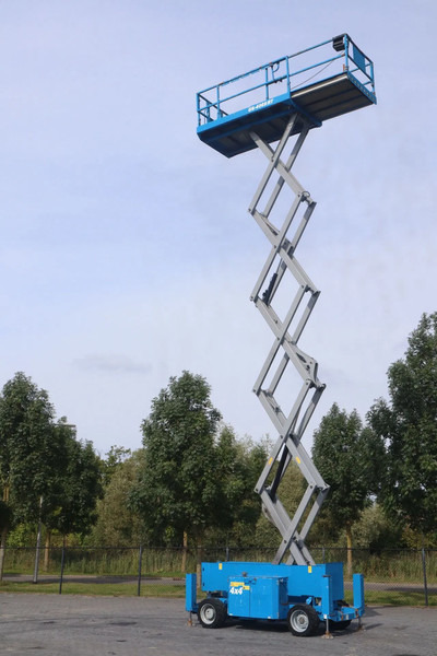 Genie GS-4069 RT | DIESEL | 14 METER - 시저 리프트 : 사진 5 Genie GS-4069 RT | DIESEL | 14 METER - 시저 리프트 : 사진 5