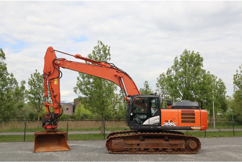 Hitachi ZX300 LC-6 | ROTOTILT | BUCKET | GPS - 크롤러 굴삭기 : 사진 1 Hitachi ZX300 LC-6 | ROTOTILT | BUCKET | GPS - 크롤러 굴삭기 : 사진 1