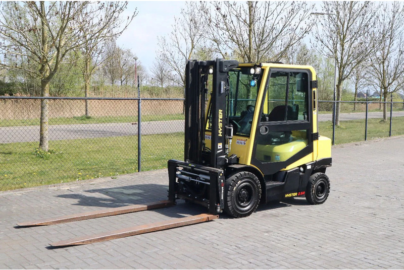 Hyster H2.5 A | BOOM SUSPENSION | SIDESHIFT | FORK EXTENTIONS | FORK POSITIONERS - 디젤 지게차 : 사진 2 Hyster H2.5 A | BOOM SUSPENSION | SIDESHIFT | FORK EXTENTIONS | FORK POSITIONERS - 디젤 지게차 : 사진 2