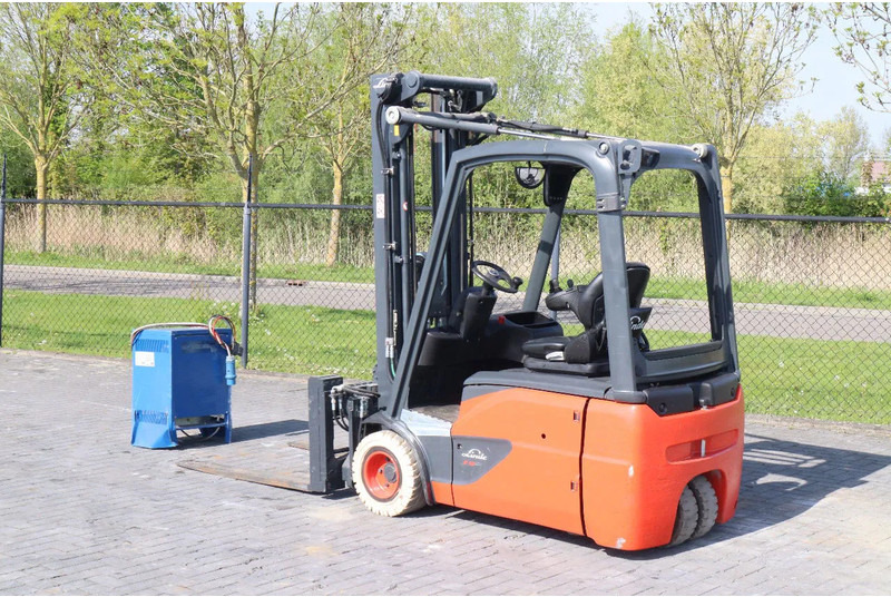Linde E18 -02 | ROTATOR FORKS | SIDESHIFT - 전기 지게차 : 사진 3 Linde E18 -02 | ROTATOR FORKS | SIDESHIFT - 전기 지게차 : 사진 3