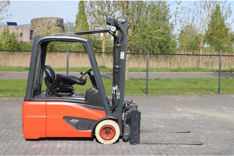 Linde E18 -02 | ROTATOR FORKS | SIDESHIFT - 전기 지게차 : 사진 4 Linde E18 -02 | ROTATOR FORKS | SIDESHIFT - 전기 지게차 : 사진 4
