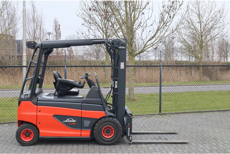 Linde E25 R-01 ROADSTER | DEMO | SIDESHIFT | FORK SPREADERS - 전기 지게차 : 사진 4 Linde E25 R-01 ROADSTER | DEMO | SIDESHIFT | FORK SPREADERS - 전기 지게차 : 사진 4