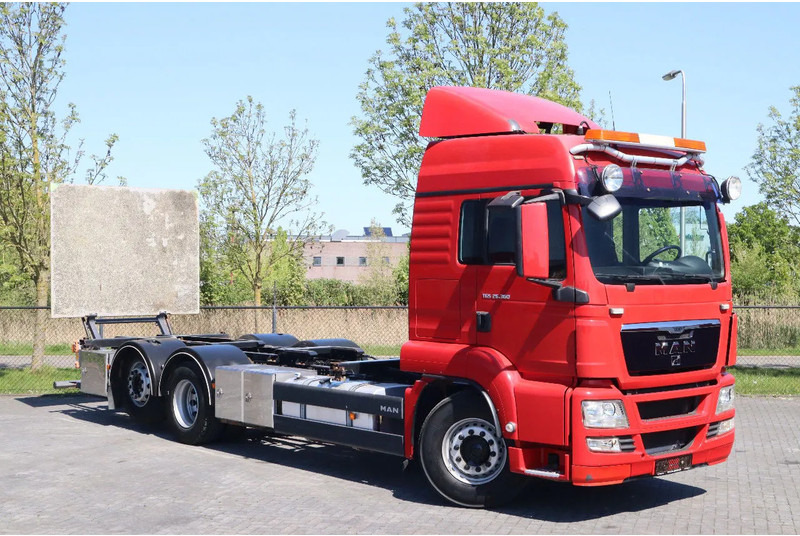 MAN TGS 26.360 | 6X2 | BDF | ONLY 80.000 KM! | EURO 5 - 캡 새시 트럭 : 사진 2 MAN TGS 26.360 | 6X2 | BDF | ONLY 80.000 KM! | EURO 5 - 캡 새시 트럭 : 사진 2