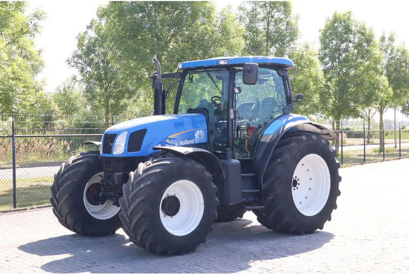 New Holland TS135A | 40 KM/H | 4X4 | SUPERSTEER - 장궤형 트랙터 : 사진 1 New Holland TS135A | 40 KM/H | 4X4 | SUPERSTEER - 장궤형 트랙터 : 사진 1