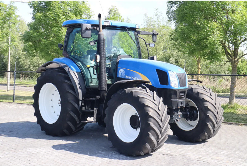 New Holland TS135A | 40 KM/H | 4X4 | SUPERSTEER - 장궤형 트랙터 : 사진 5 New Holland TS135A | 40 KM/H | 4X4 | SUPERSTEER - 장궤형 트랙터 : 사진 5