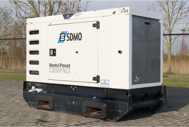 SDMO R44C3 | 44 KVA | GOOD WORKING - 발전기 세트 : 사진 2 SDMO R44C3 | 44 KVA | GOOD WORKING - 발전기 세트 : 사진 2