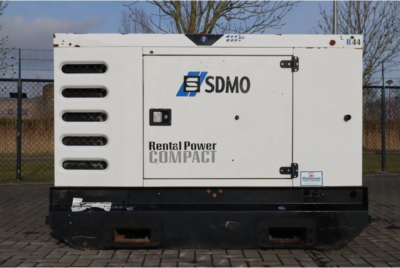 SDMO R44C3 | 44 KVA | GOOD WORKING - 발전기 세트 : 사진 1 SDMO R44C3 | 44 KVA | GOOD WORKING - 발전기 세트 : 사진 1