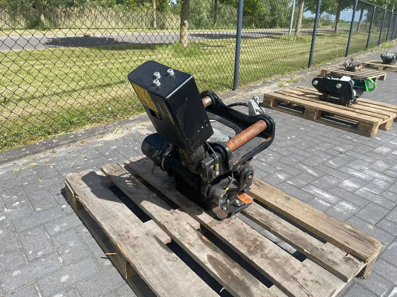 STEELWRIST STEELWRIST X06 S40 | TILT ROTATOR | VLS | FPL | RF | NEW / UNUSED - 틸트로테이터 건설기계 용 : 사진 3 STEELWRIST STEELWRIST X06 S40 | TILT ROTATOR | VLS | FPL | RF | NEW / UNUSED - 틸트로테이터 건설기계 용 : 사진 3