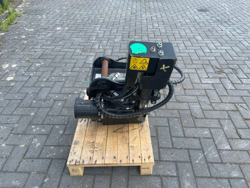STEELWRIST X06 S40 | TILT ROTATOR | VLS | FPL | RF | NEW / UNUSED - 틸트로테이터 건설기계 용 : 사진 4 STEELWRIST X06 S40 | TILT ROTATOR | VLS | FPL | RF | NEW / UNUSED - 틸트로테이터 건설기계 용 : 사진 4