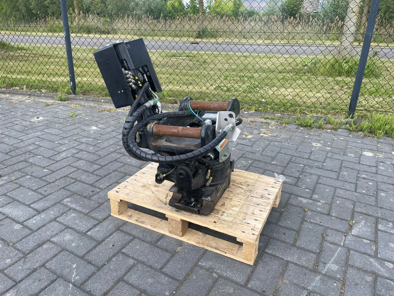STEELWRIST X06 S40 | TILT ROTATOR | VLS | FPL | RF | NEW / UNUSED - 틸트로테이터 건설기계 용 : 사진 1 STEELWRIST X06 S40 | TILT ROTATOR | VLS | FPL | RF | NEW / UNUSED - 틸트로테이터 건설기계 용 : 사진 1
