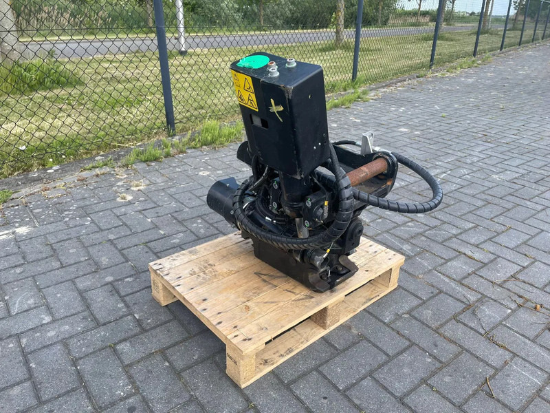 STEELWRIST X06 S40 | TILT ROTATOR | VLS | FPL | RF | NEW / UNUSED - 틸트로테이터 건설기계 용 : 사진 3 STEELWRIST X06 S40 | TILT ROTATOR | VLS | FPL | RF | NEW / UNUSED - 틸트로테이터 건설기계 용 : 사진 3
