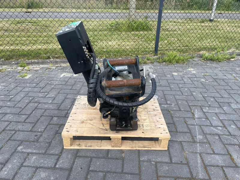 STEELWRIST X06 S40 | TILT ROTATOR | VLS | FPL | RF | NEW / UNUSED - 틸트로테이터 건설기계 용 : 사진 2 STEELWRIST X06 S40 | TILT ROTATOR | VLS | FPL | RF | NEW / UNUSED - 틸트로테이터 건설기계 용 : 사진 2