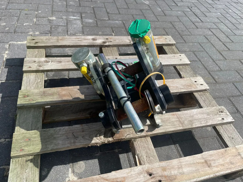 Sanderson STEELWRIST TMX S30 -180HA | TILT QUICKCOUPLER | TILTING COUPLER | NEW - 틸트로테이터 건설기계 용 : 사진 4 Sanderson STEELWRIST TMX S30 -180HA | TILT QUICKCOUPLER | TILTING COUPLER | NEW - 틸트로테이터 건설기계 용 : 사진 4