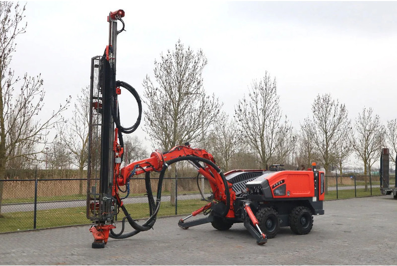 Sandvik 2 PIECES COMMANDO DC 300 RI S5 | ONLY 470 DRILLING HOURS - 드릴링 리그 : 사진 2 Sandvik 2 PIECES COMMANDO DC 300 RI S5 | ONLY 470 DRILLING HOURS - 드릴링 리그 : 사진 2