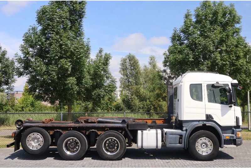 Scania P124-420 | 8X4 | HOOKLIFT | MANUAL | BIG AXLES | EURO 3 - 후크 리프트 트럭 : 사진 4 Scania P124-420 | 8X4 | HOOKLIFT | MANUAL | BIG AXLES | EURO 3 - 후크 리프트 트럭 : 사진 4