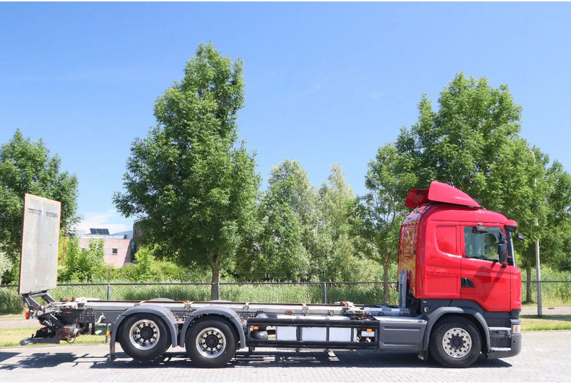 Scania R580 V8 | 6X2 | BDF | RETARDER | TAILLIFT | EURO 6 - 캡 새시 트럭 : 사진 4 Scania R580 V8 | 6X2 | BDF | RETARDER | TAILLIFT | EURO 6 - 캡 새시 트럭 : 사진 4