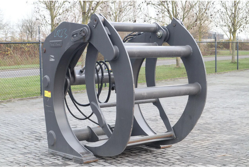 Volvo 80834 | 1.8 M2 | L60/L70/L90 | LOG GRAPPLE | HOLZGREIFER | WOOD CLAMP - 임업용 트레일러 : 사진 3 Volvo 80834 | 1.8 M2 | L60/L70/L90 | LOG GRAPPLE | HOLZGREIFER | WOOD CLAMP - 임업용 트레일러 : 사진 3