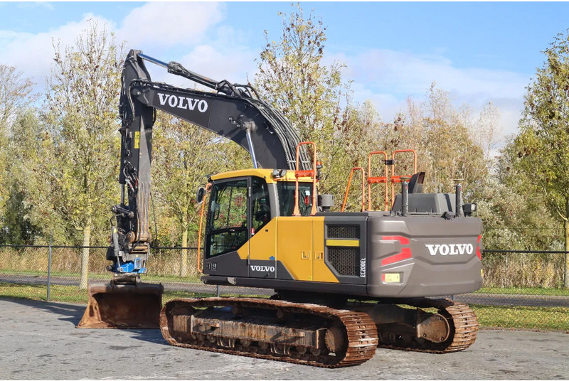 Volvo EC200EL | EC 200 EL | TILT ROTATOR | 3D GPS | BUCKET - 크롤러 굴삭기 : 사진 3 Volvo EC200EL | EC 200 EL | TILT ROTATOR | 3D GPS | BUCKET - 크롤러 굴삭기 : 사진 3