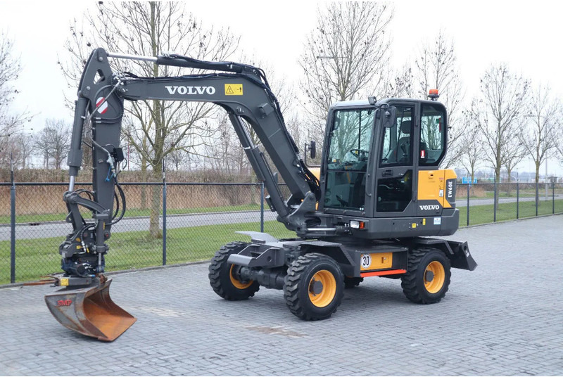 Volvo EW60E | DEMO | 30 KM/H | ROTOTILT + GRIPPER | BUCKET - 휠 굴삭기 : 사진 2 Volvo EW60E | DEMO | 30 KM/H | ROTOTILT + GRIPPER | BUCKET - 휠 굴삭기 : 사진 2