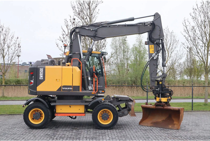 Volvo EWR 150 E | ROTOTILT | BUCKET | TRAILER HYDR - 휠 굴삭기 : 사진 4 Volvo EWR 150 E | ROTOTILT | BUCKET | TRAILER HYDR - 휠 굴삭기 : 사진 4