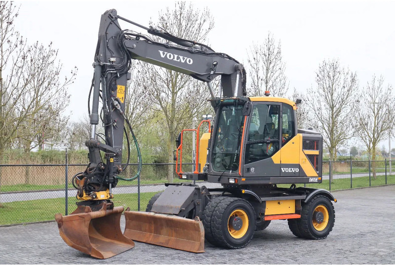 Volvo EWR 150 E | ROTOTILT | BUCKET | TRAILER HYDR - 휠 굴삭기 : 사진 2 Volvo EWR 150 E | ROTOTILT | BUCKET | TRAILER HYDR - 휠 굴삭기 : 사진 2