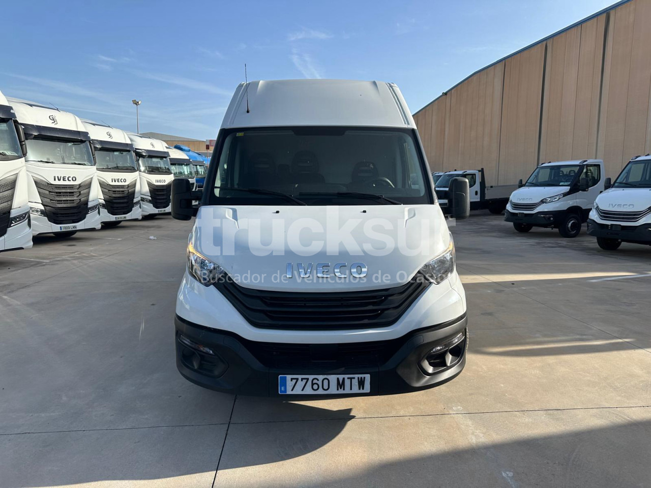 IVECO DAILY 35S16 F 16M3 - 박스 밴 : 사진 3 IVECO DAILY 35S16 F 16M3 - 박스 밴 : 사진 3