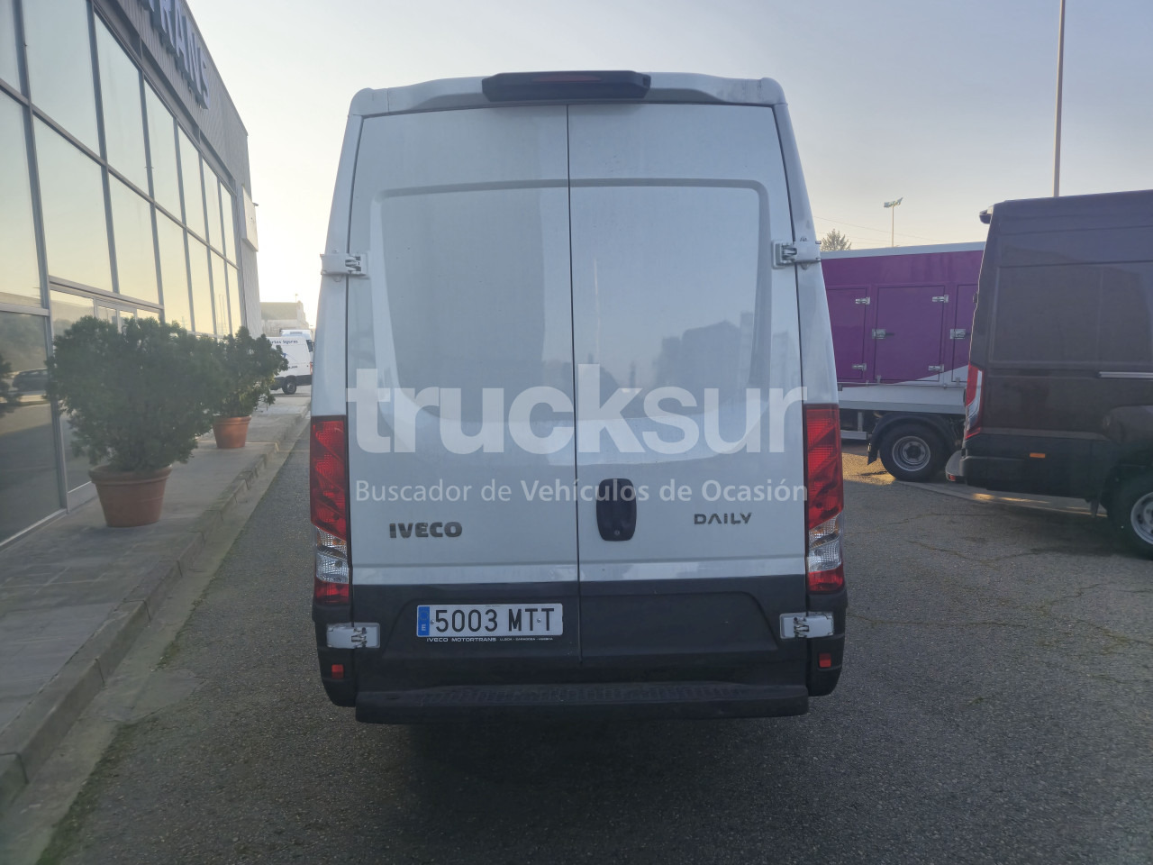 IVECO DAILY 35S16V 12M3 - 박스 밴 : 사진 5 IVECO DAILY 35S16V 12M3 - 박스 밴 : 사진 5