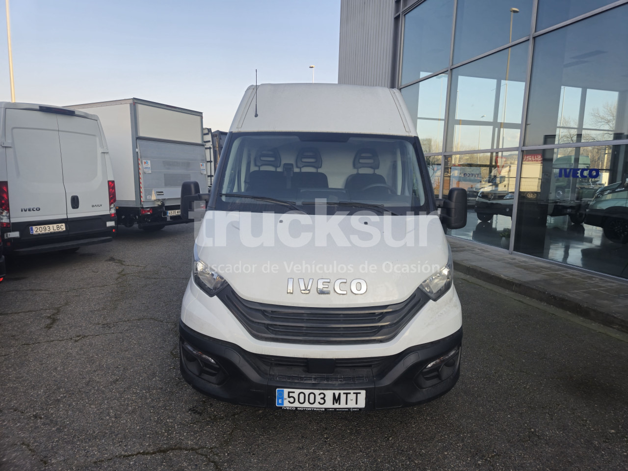 IVECO DAILY 35S16V 12M3 - 박스 밴 : 사진 2 IVECO DAILY 35S16V 12M3 - 박스 밴 : 사진 2