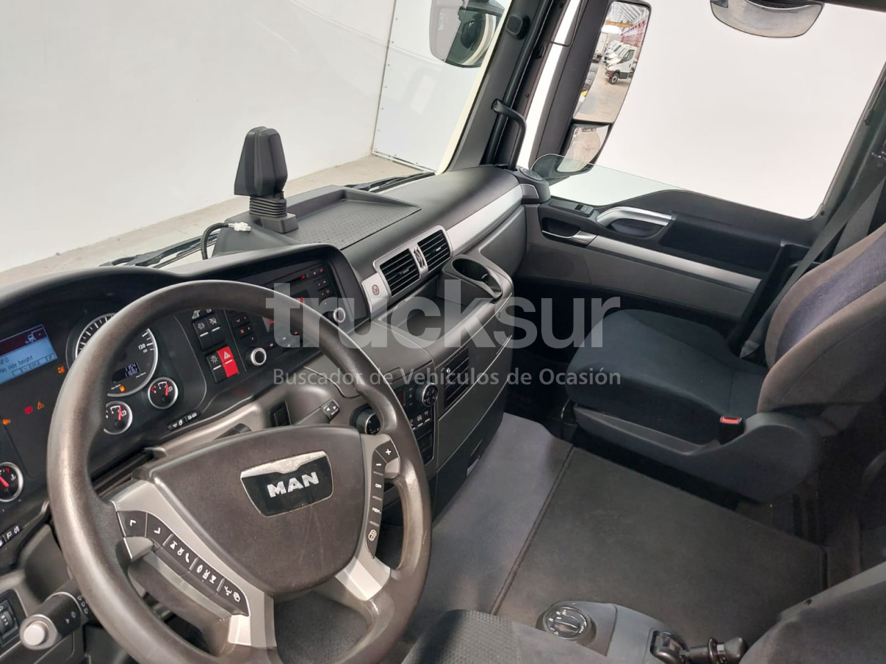 MAN TGS35.400 8X2*6 - 캡 새시 트럭 : 사진 5 MAN TGS35.400 8X2*6 - 캡 새시 트럭 : 사진 5